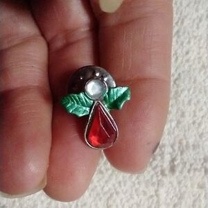 Silvertone red green angel 😇 pin 📌📍